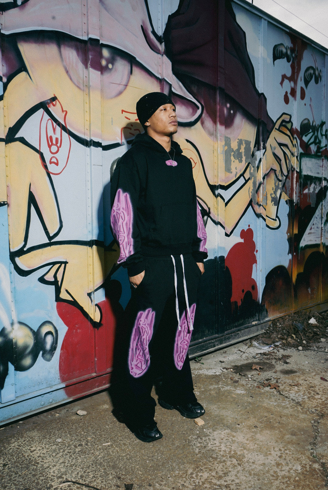 LOVE SLEEVES SWEATS
