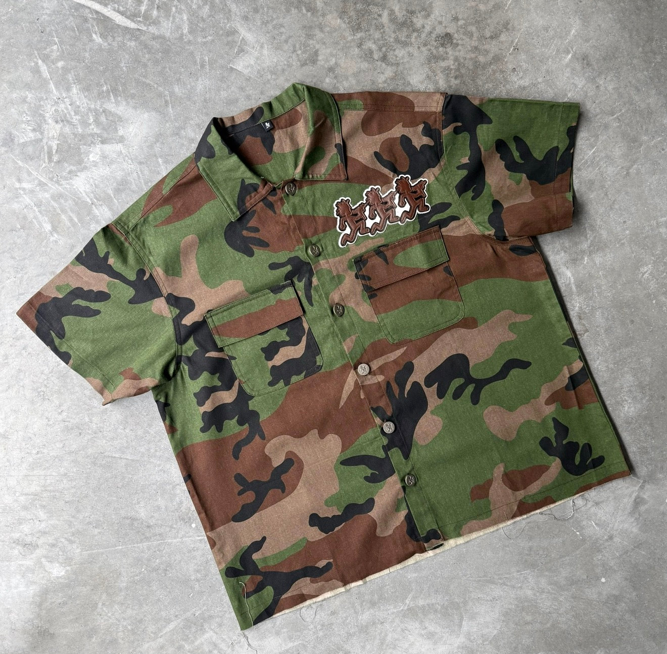 CAMO BUTTON UP